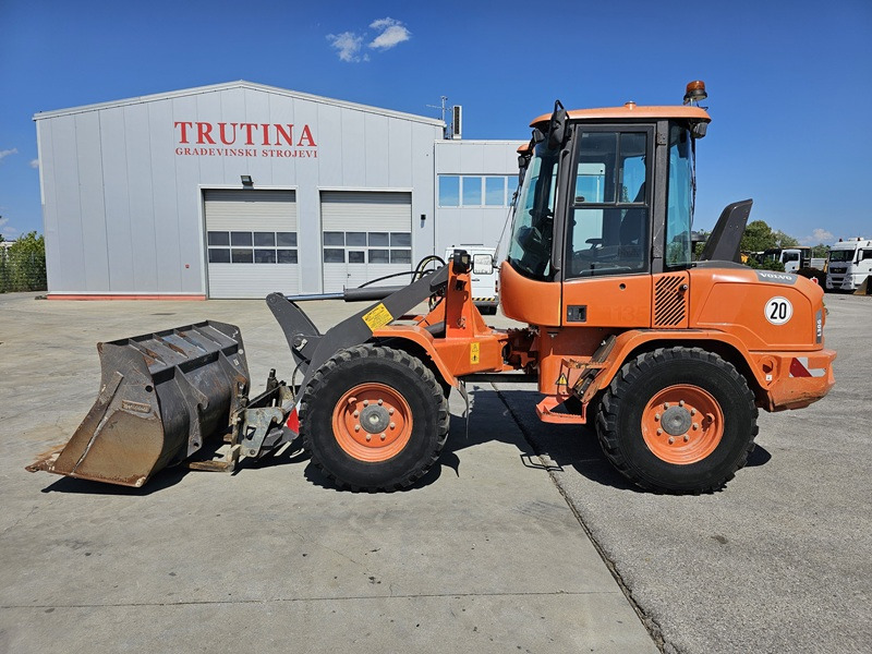 VOLVO L30G - Колесен товарач: снимка 2 VOLVO L30G - Колесен товарач: снимка 2
