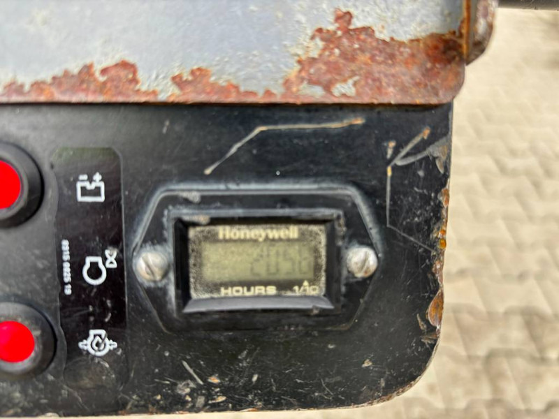 Atlas-Copco LG 504 - Валяк: снимка 5 Atlas-Copco LG 504 - Валяк: снимка 5