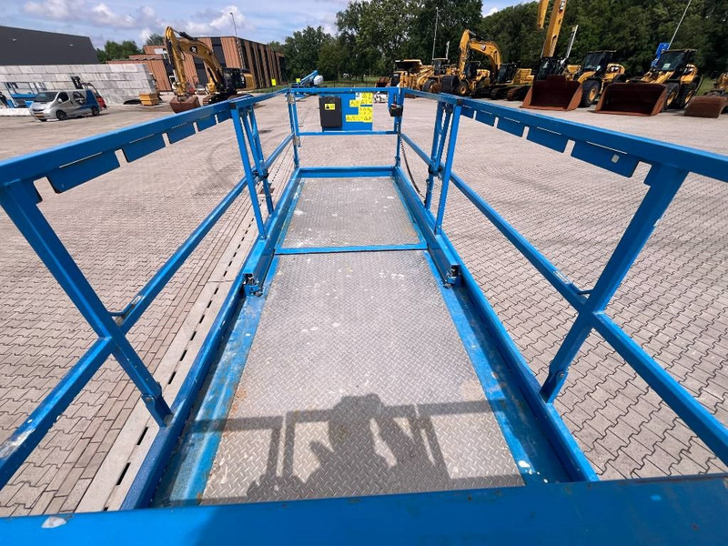 Ножична работна платформа Genie GS 3369 DC: снимка 19