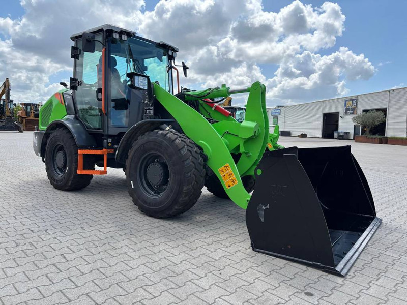 LIUGONG 820 TE Electric - Колесен товарач: снимка 2 LIUGONG 820 TE Electric - Колесен товарач: снимка 2