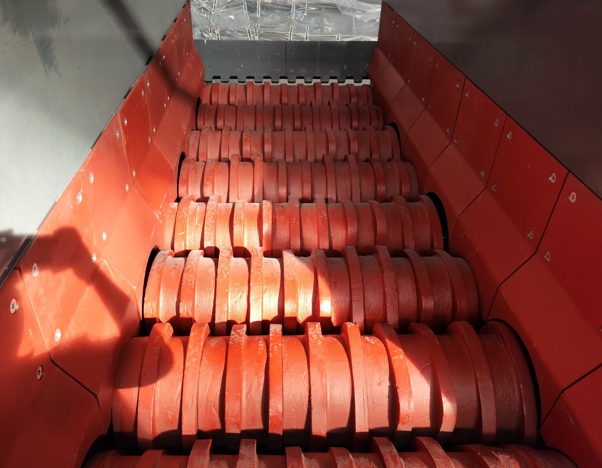 CONSTMACH Hochleistungs-WOBBLER-FEEDER – Die Ideale Lösung für Gleichmäßige und Kontrollierte Materialzufuhr - Минна машина: снимка 2 CONSTMACH Hochleistungs-WOBBLER-FEEDER – Die Ideale Lösung für Gleichmäßige und Kontrollierte Materialzufuhr - Минна машина: снимка 2