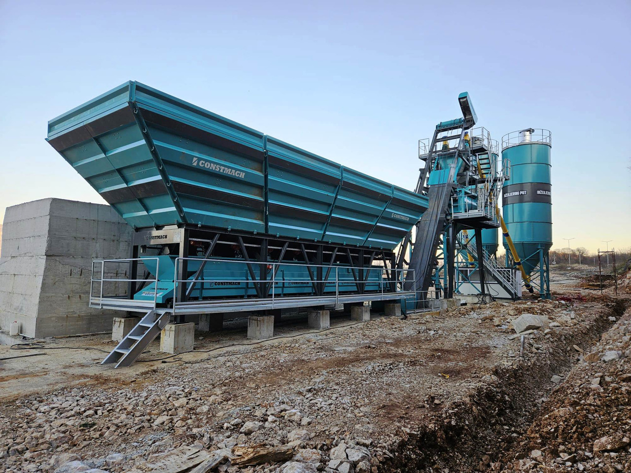Constmach 120 m³/h Compact Concrete Batching Plant - Бетонов възел: снимка 1 Constmach 120 m³/h Compact Concrete Batching Plant - Бетонов възел: снимка 1