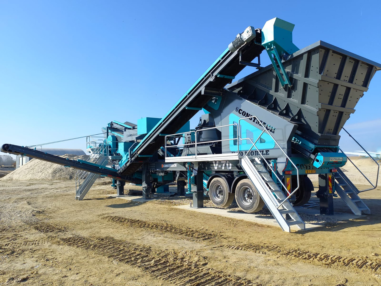 Constmach Mobiler Prallbrecher mit vertikaler Welle und einer Kapazität von 100–150 Tonnen - Мобилна трошачка: снимка 1 Constmach Mobiler Prallbrecher mit vertikaler Welle und einer Kapazität von 100–150 Tonnen - Мобилна трошачка: снимка 1
