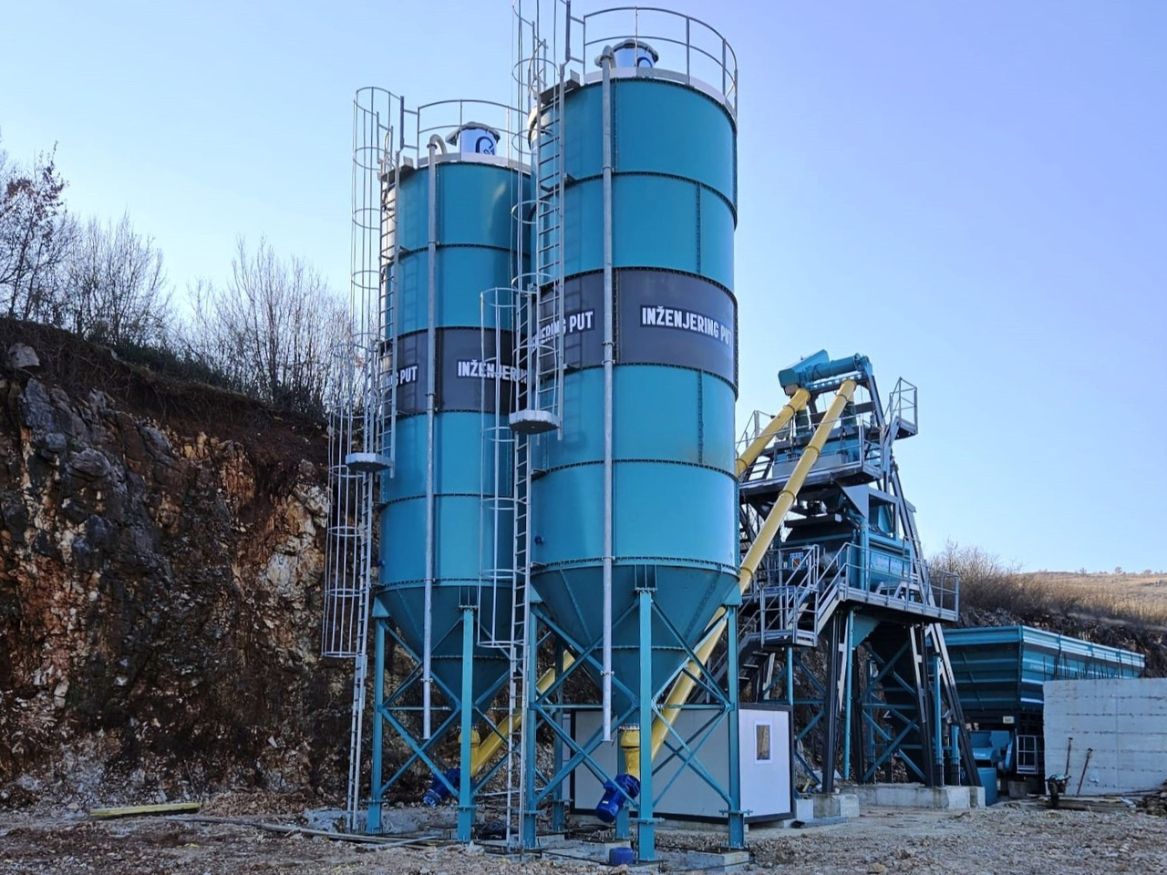 Constmach Zement Silo mit 75 Tonnen Kapazität - Силоз за цимент: снимка 1 Constmach Zement Silo mit 75 Tonnen Kapazität - Силоз за цимент: снимка 1