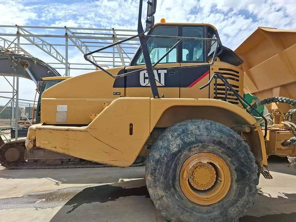 CAT 740 - Съчленен самосвал: снимка 2 CAT 740 - Съчленен самосвал: снимка 2