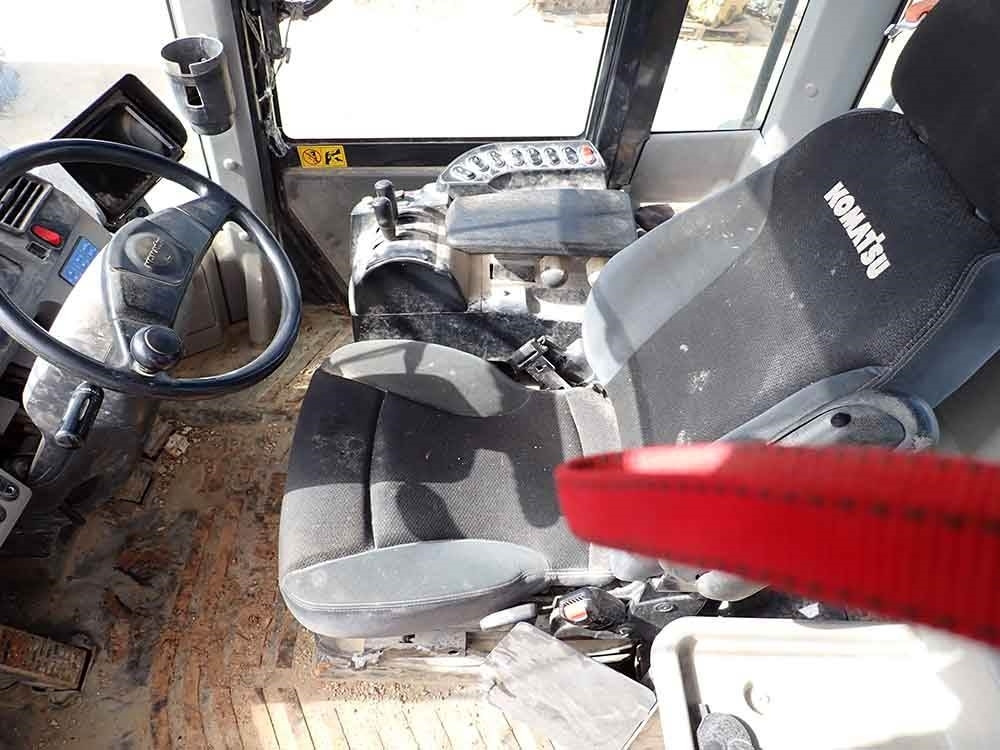 Лизинг на Komatsu WA380-8  Komatsu WA380-8: снимка 12 Лизинг на Komatsu WA380-8  Komatsu WA380-8: снимка 12