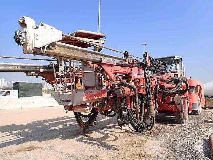 Sandvik DT821 C - Пробивна машина: снимка 1 Sandvik DT821 C - Пробивна машина: снимка 1