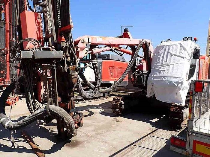 Sandvik DX800 - Пробивна машина: снимка 1 Sandvik DX800 - Пробивна машина: снимка 1