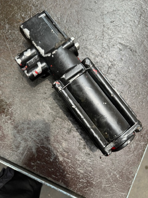 ZF 81326906058 NEW ECOSPLIT PSE-Zylinder - Скоростна кутия и части за Камион: снимка 2 ZF 81326906058 NEW ECOSPLIT PSE-Zylinder - Скоростна кутия и части за Камион: снимка 2