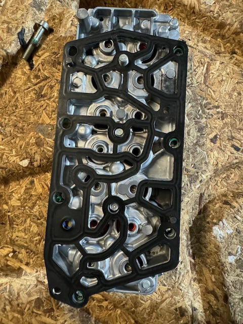 ZF Ventilblock TRAXON Getriebe 0501330550 - Скоростна кутия и части за Камион: снимка 5 ZF Ventilblock TRAXON Getriebe 0501330550 - Скоростна кутия и части за Камион: снимка 5