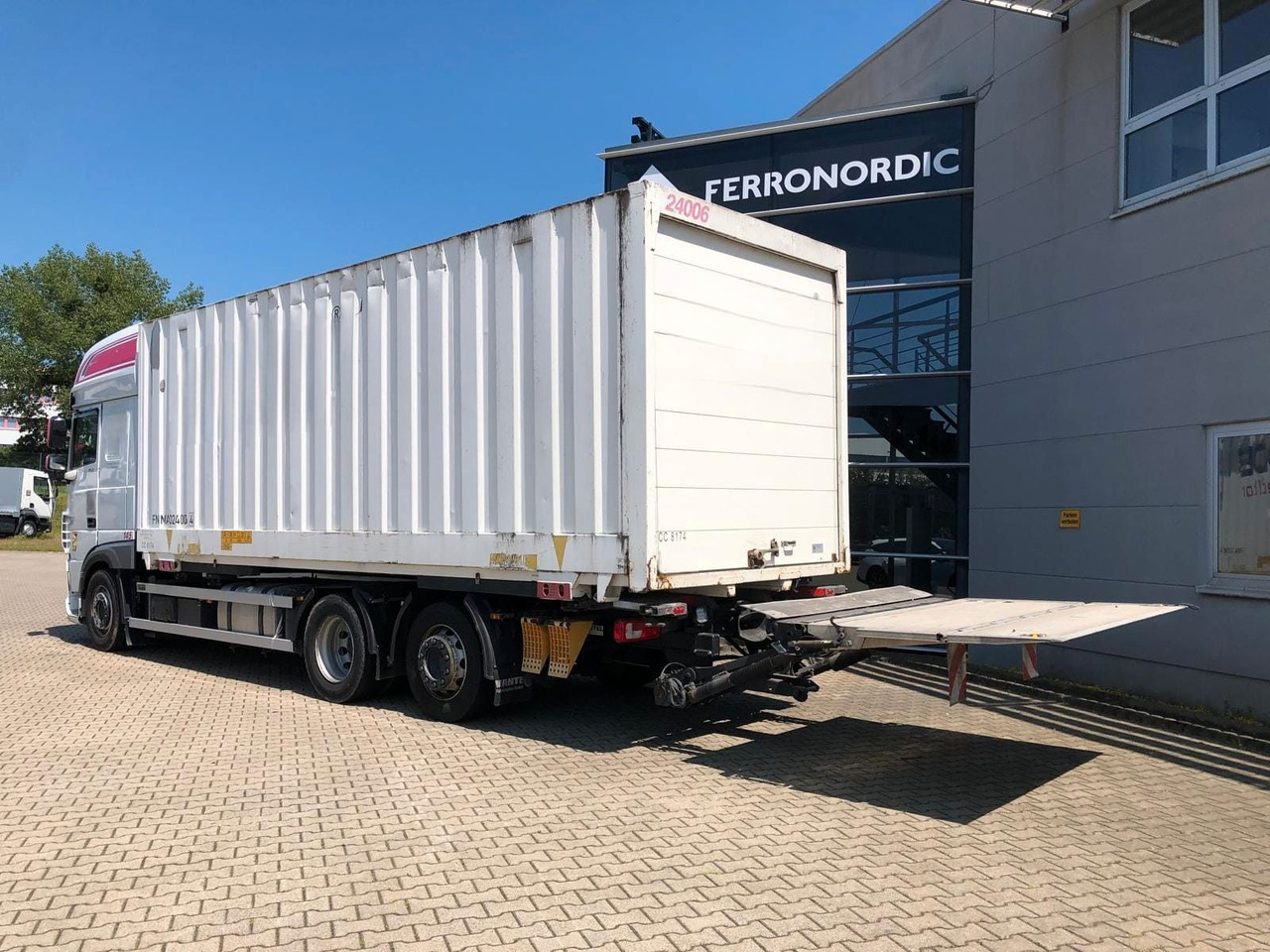 DAF XF450 SSC Lenk/Lift*LBW*AHK*Standklima - Контейнеровоз/ Сменна каросерия камион: снимка 4 DAF XF450 SSC Lenk/Lift*LBW*AHK*Standklima - Контейнеровоз/ Сменна каросерия камион: снимка 4