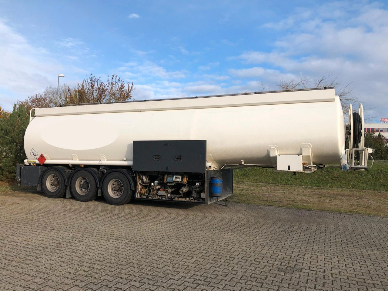 ROHR TAL-A-ZE 4Kammern*ADR*BENZIN*DIESEL*HEIZÖL - Полуремарке цистерна: снимка 3 ROHR TAL-A-ZE 4Kammern*ADR*BENZIN*DIESEL*HEIZÖL - Полуремарке цистерна: снимка 3