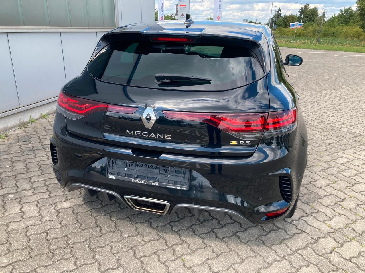 Renault Megane IV Lim. 5-trg. R.S. Trophy TCe 300 - Лек автомобил: снимка 4 Renault Megane IV Lim. 5-trg. R.S. Trophy TCe 300 - Лек автомобил: снимка 4