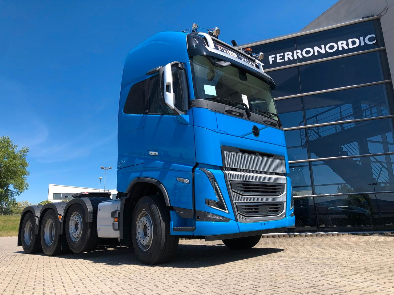 Volvo FH16 750 XL 8x4 Tridem*100T*Kriechgänge*Retarder Volvo FH16 750 XL 8x4 Tridem*100T*Kriechgänge*Retarder - Влекач: снимка 1 Volvo FH16 750 XL 8x4 Tridem*100T*Kriechgänge*Retarder Volvo FH16 750 XL 8x4 Tridem*100T*Kriechgänge*Retarder - Влекач: снимка 1