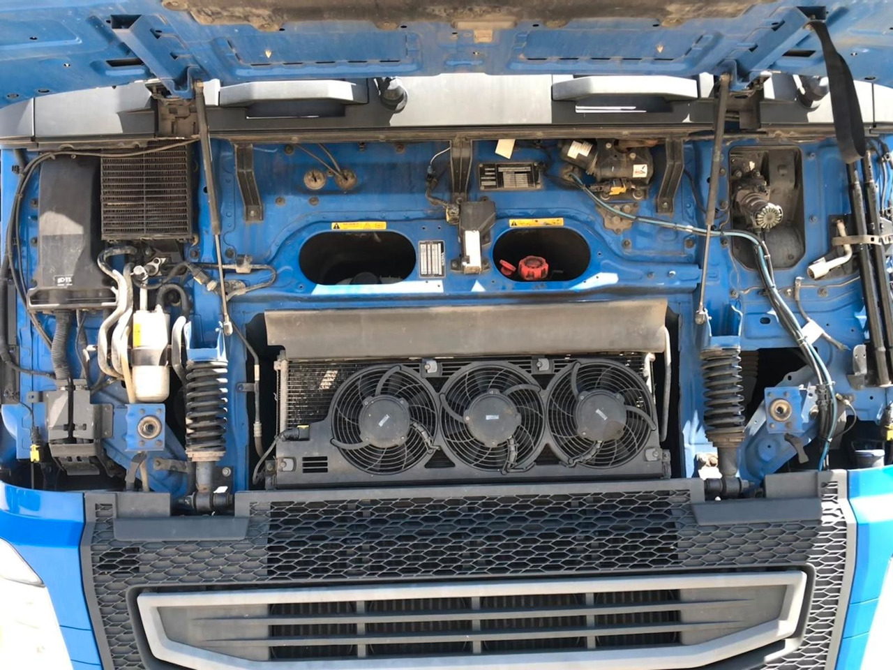 Лизинг на  Volvo FH500 6x4*Liftachse*80T*IP-Cool*PTO Volvo FH500 6x4*Liftachse*80T*IP-Cool*PTO: снимка 8