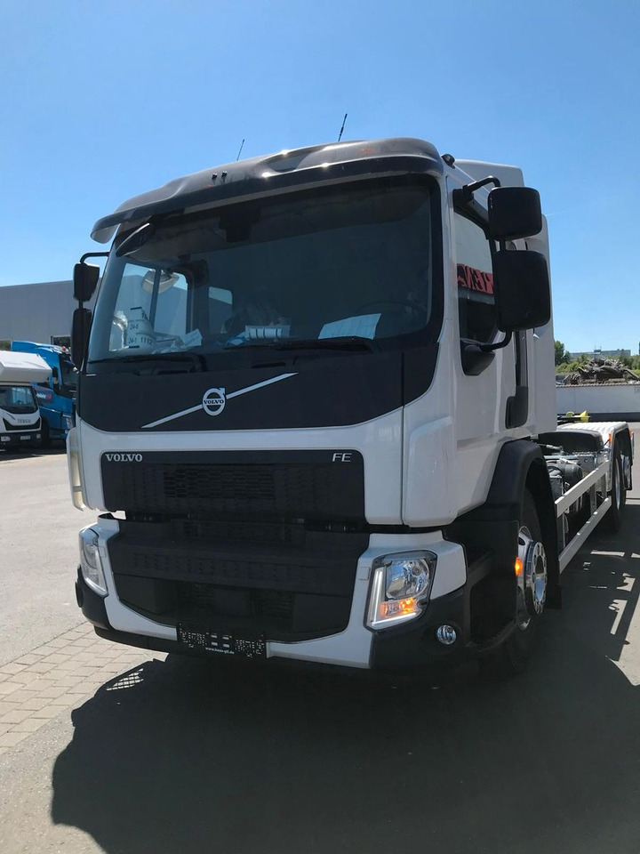 Volvo FE 320 6x2 - Мултилифт с кука камион: снимка 4 Volvo FE 320 6x2 - Мултилифт с кука камион: снимка 4