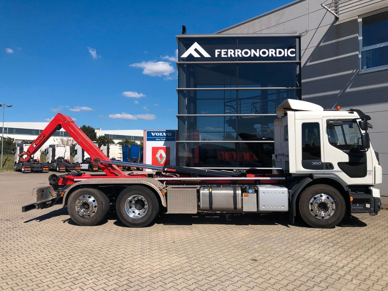 Volvo FE 350 6x2 Lenkachse*Alufelgen*HIAB*AHK*Klima - Мултилифт с кука камион: снимка 5 Volvo FE 350 6x2 Lenkachse*Alufelgen*HIAB*AHK*Klima - Мултилифт с кука камион: снимка 5