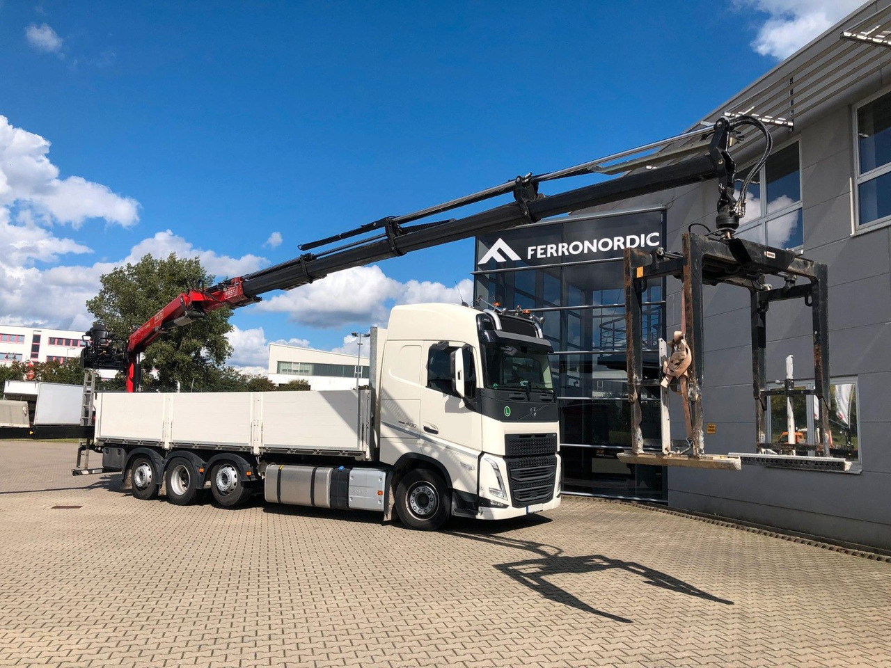 Volvo FH460 8x2 TRIDEM VLA&NLA gelenkt*FASSI F215AS.24 - Бордови камион, Камион с кран: снимка 2 Volvo FH460 8x2 TRIDEM VLA&NLA gelenkt*FASSI F215AS.24 - Бордови камион, Камион с кран: снимка 2