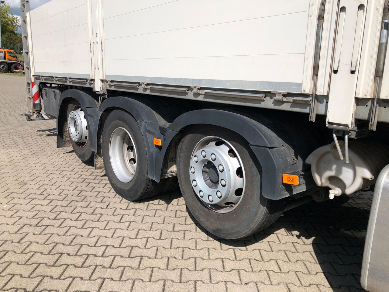 Бордови камион, Камион с кран Volvo FH460 8x2 TRIDEM VLA&NLA gelenkt*FASSI F215AS.24: снимка 12