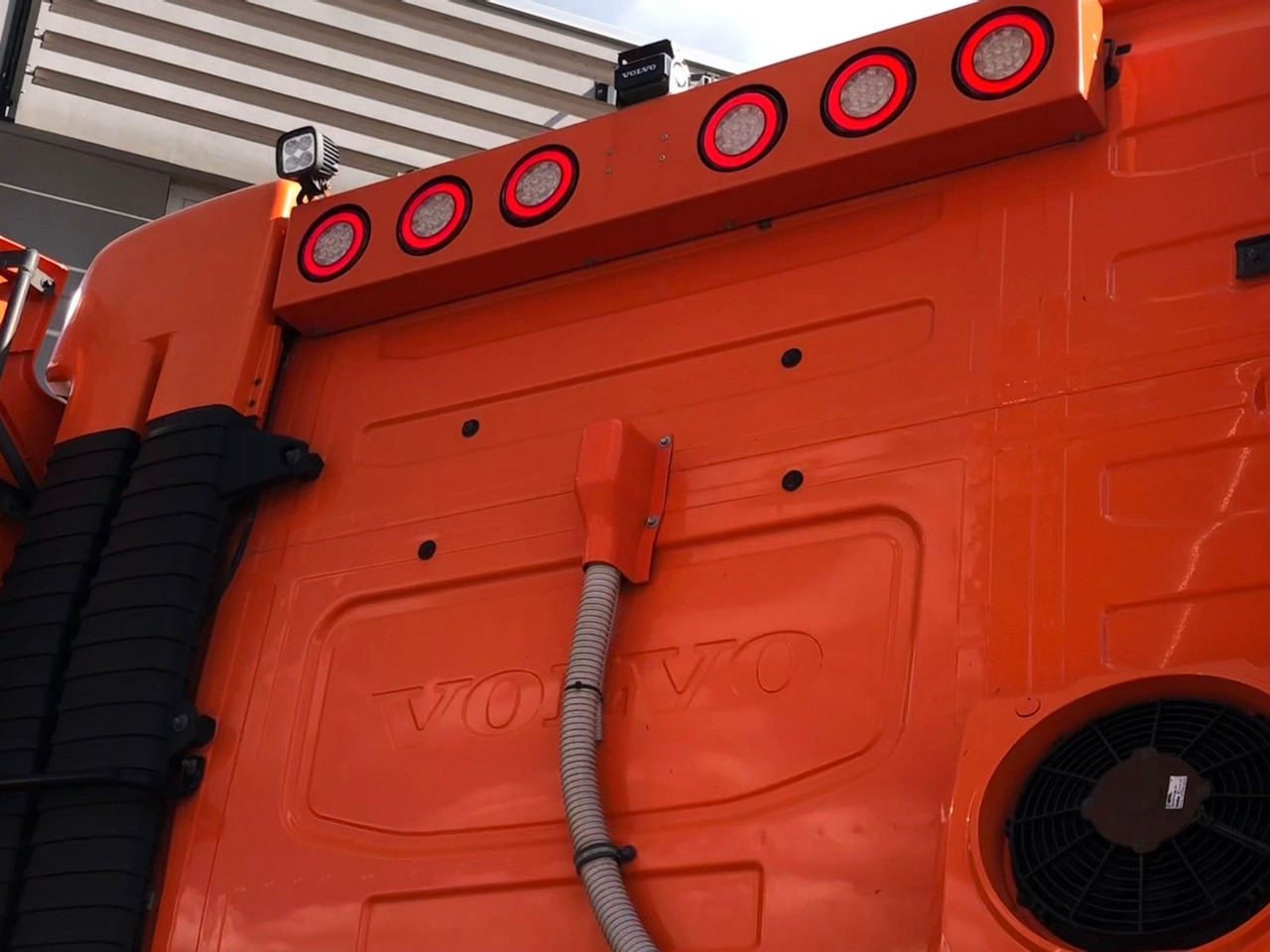 Volvo FH460 8x4 Tridem*TopZustand*excellent condition - Самосвал камион: снимка 3 Volvo FH460 8x4 Tridem*TopZustand*excellent condition - Самосвал камион: снимка 3