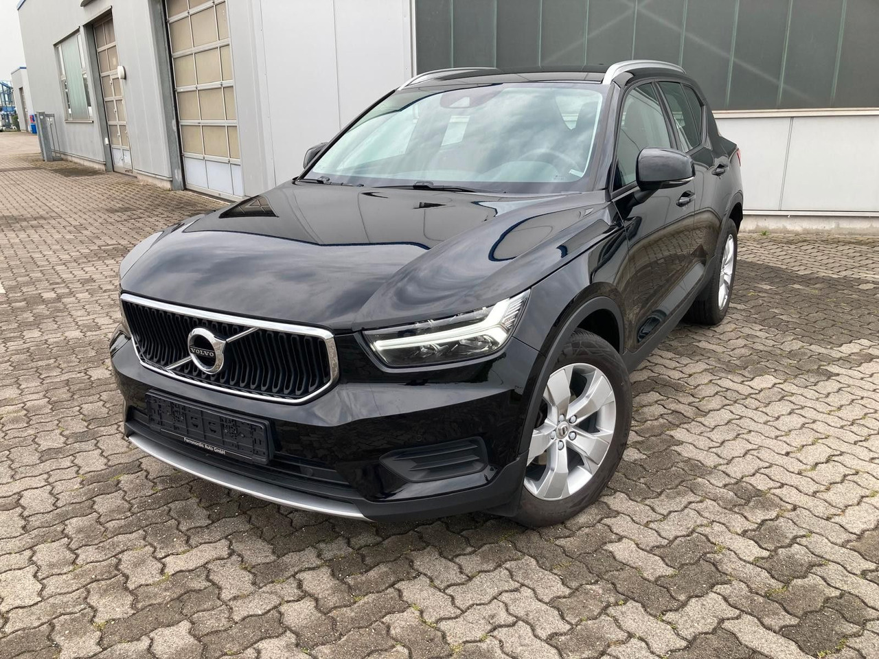 Volvo XC 40 T3 Momentum Pro 2WD - Джип: снимка 1 Volvo XC 40 T3 Momentum Pro 2WD - Джип: снимка 1