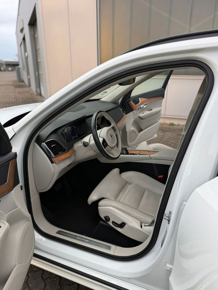 Volvo XC 90 T8 R-Des. Exp. Rech. Pl.-In Hybr. AWD 7-S. - Джип: снимка 4 Volvo XC 90 T8 R-Des. Exp. Rech. Pl.-In Hybr. AWD 7-S. - Джип: снимка 4