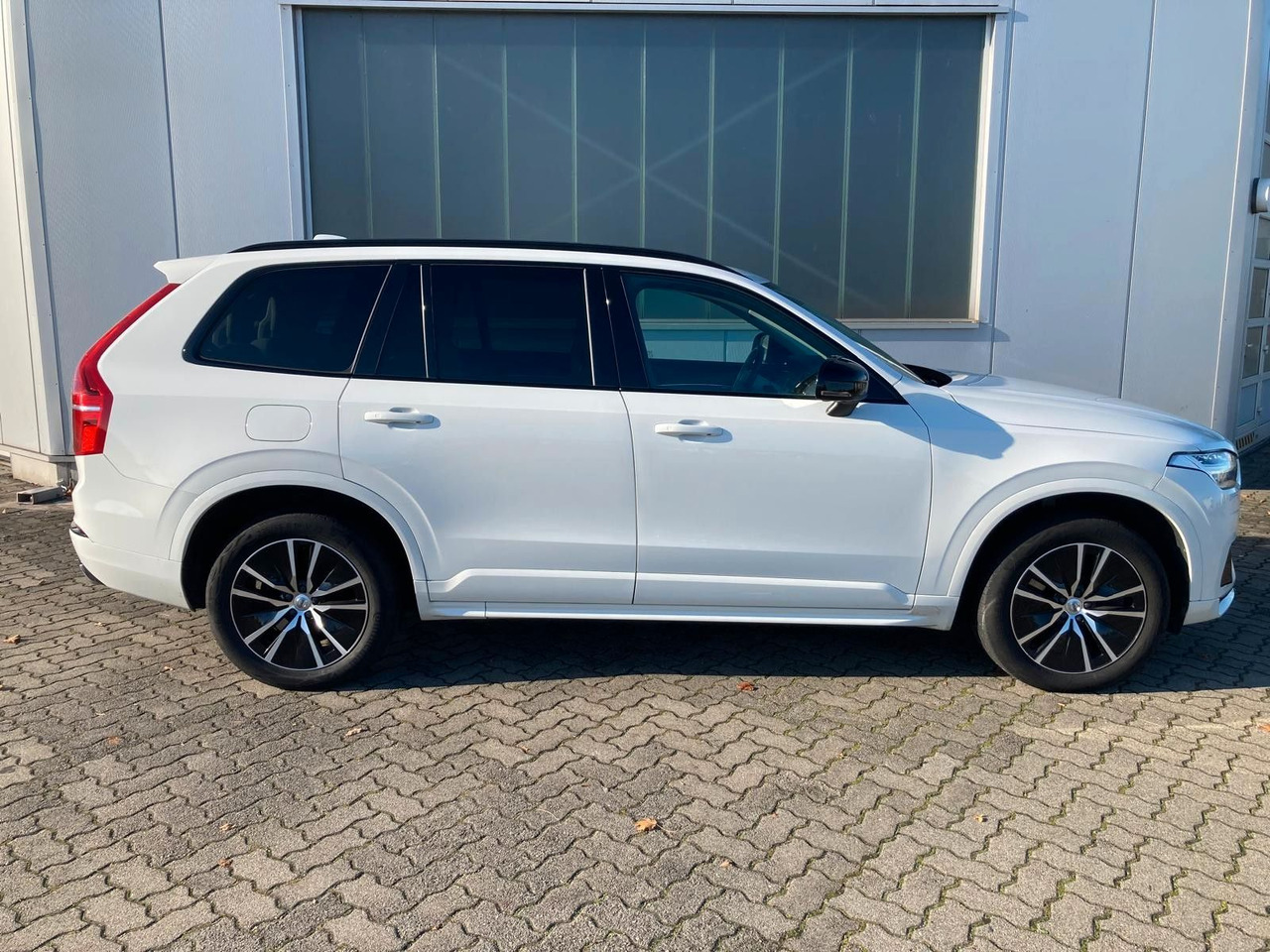 Volvo XC 90 T8 R-Des. Exp. Rech. Pl.-In Hybr. AWD 7-S. - Джип: снимка 3 Volvo XC 90 T8 R-Des. Exp. Rech. Pl.-In Hybr. AWD 7-S. - Джип: снимка 3