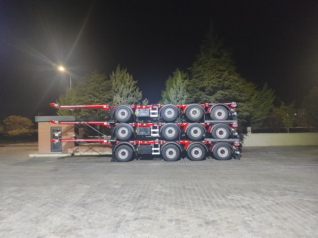 Özgül 4 AXLE HIGH CUBE CONTAINER CARRIER - Контейнеровоз/ Сменна каросерия полуремарке: снимка 2 Özgül 4 AXLE HIGH CUBE CONTAINER CARRIER - Контейнеровоз/ Сменна каросерия полуремарке: снимка 2
