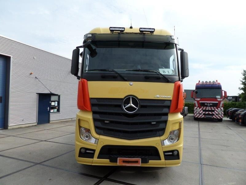 Mercedes-Benz Actros 3351 6x4 - Влекач: снимка 2 Mercedes-Benz Actros 3351 6x4 - Влекач: снимка 2