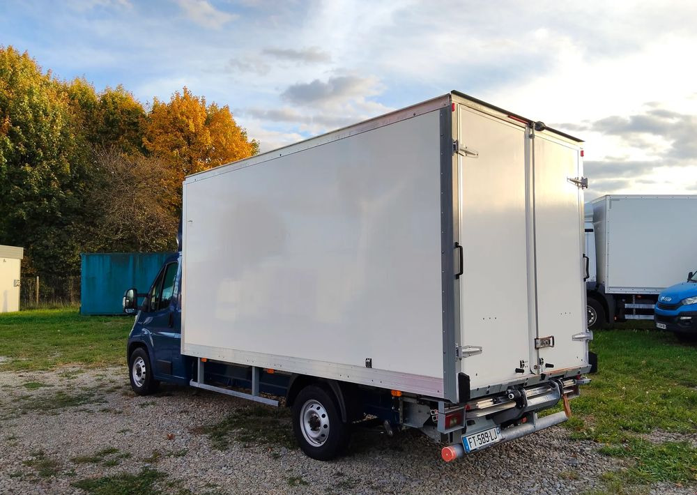 Fiat Ducato - Лекотоварен автомобил фургон: снимка 4 Fiat Ducato - Лекотоварен автомобил фургон: снимка 4