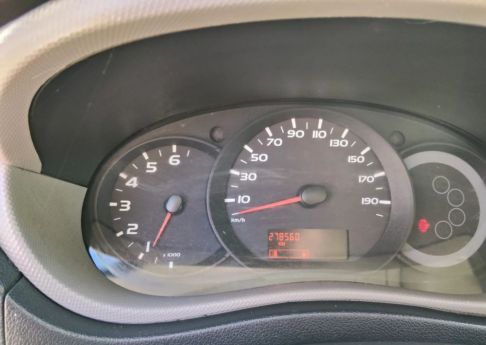 Лекотоварен автомобил фургон Renault Master: снимка 16