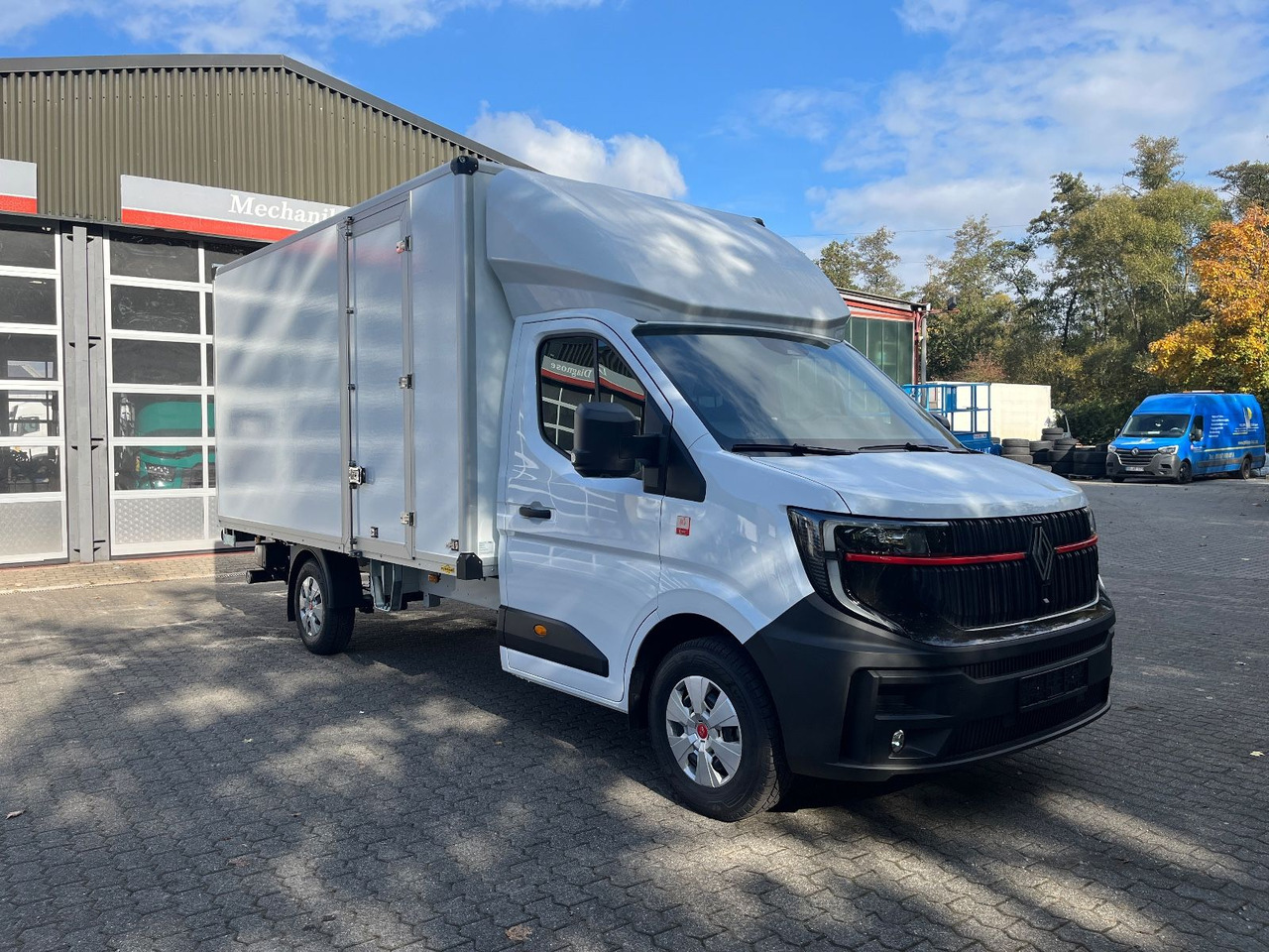 Renault MASTER MIT HUMBAUR KOFFERAUFBAU - Лекотоварен автомобил фургон: снимка 2 Renault MASTER MIT HUMBAUR KOFFERAUFBAU - Лекотоварен автомобил фургон: снимка 2