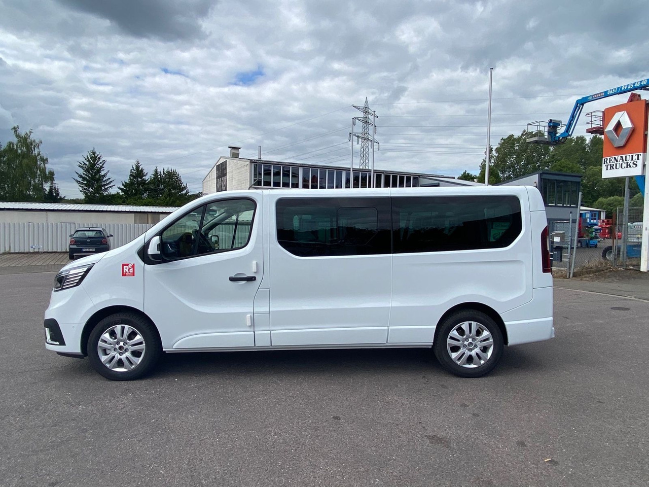 Renault TRAFIC RED KOMBI - Микробус, Пътнически бус: снимка 4 Renault TRAFIC RED KOMBI - Микробус, Пътнически бус: снимка 4