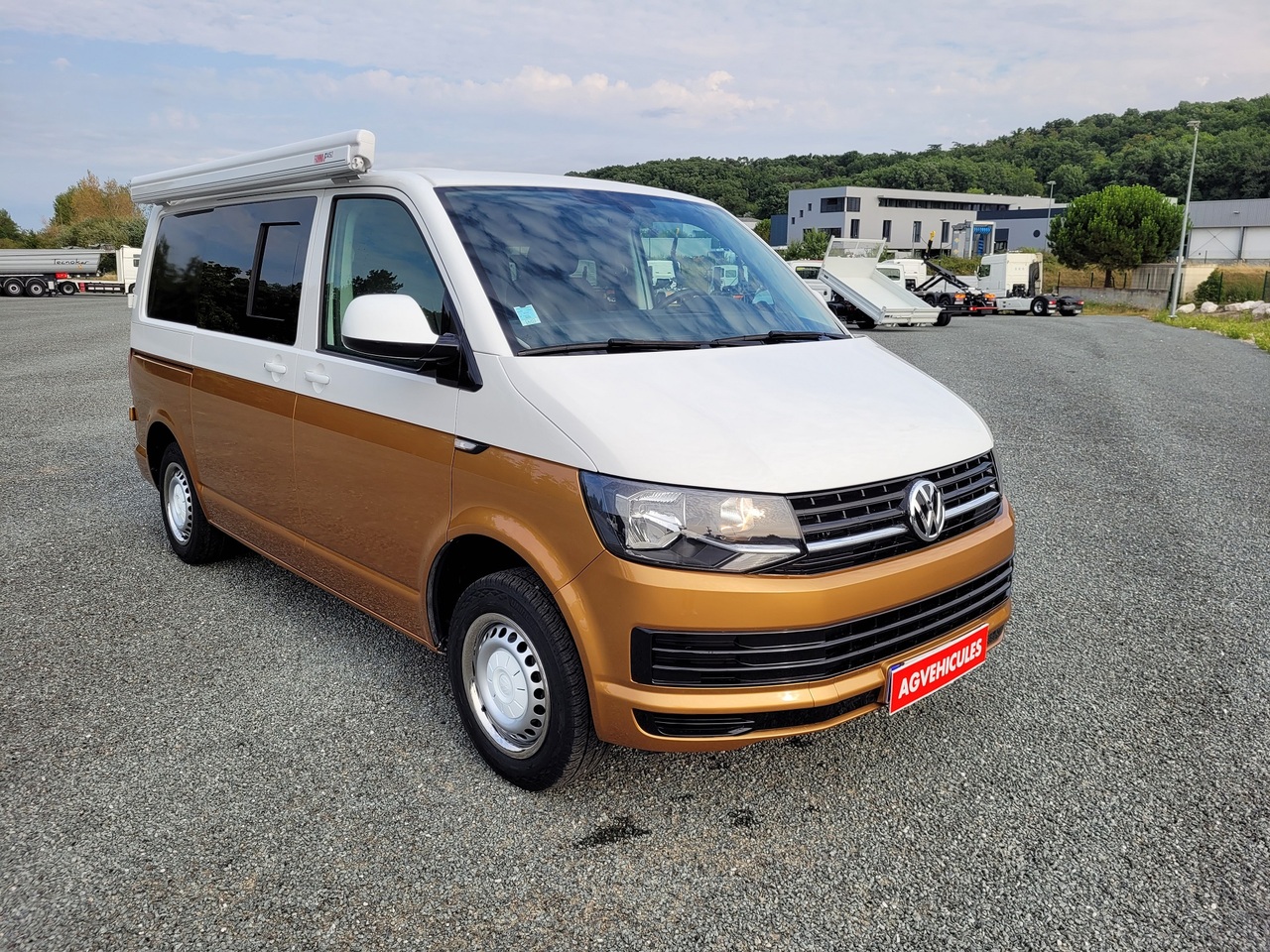 VOLKSWAGEN transporter van amenage avec amenagement entierement neuf - Кемпер ван: снимка 1 VOLKSWAGEN transporter van amenage avec amenagement entierement neuf - Кемпер ван: снимка 1