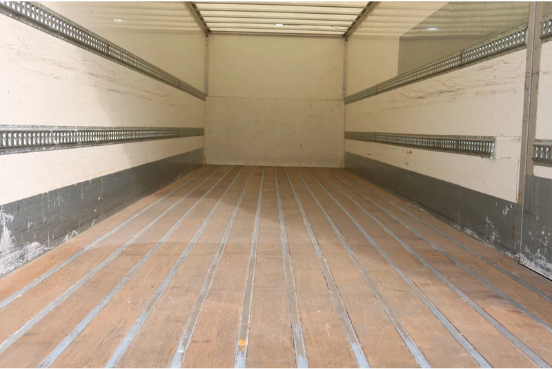 DAF CF 290 FA Bak + klep Dhollandia 2000 KG - Камион фургон: снимка 3 DAF CF 290 FA Bak + klep Dhollandia 2000 KG - Камион фургон: снимка 3