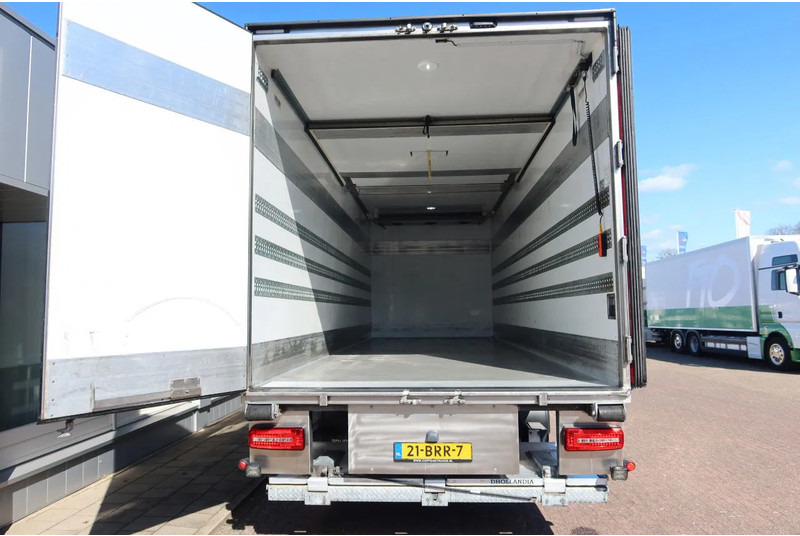 DAF CF 300 Koel/Vries Carrier iceland + Dhollandia 2500KG klep trenn wand - Рефрижератор камион: снимка 3 DAF CF 300 Koel/Vries Carrier iceland + Dhollandia 2500KG klep trenn wand - Рефрижератор камион: снимка 3