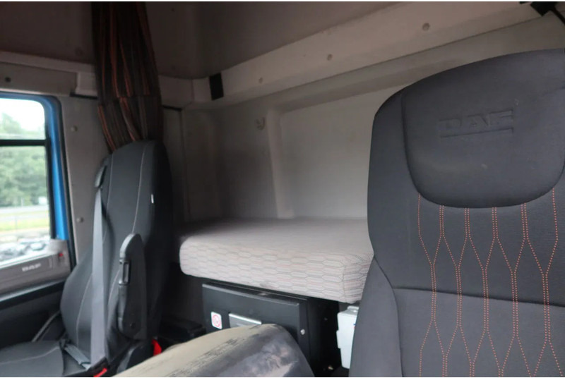 DAF CF 410 Bakwagen + Onderschuif klep - Камион фургон: снимка 5 DAF CF 410 Bakwagen + Onderschuif klep - Камион фургон: снимка 5