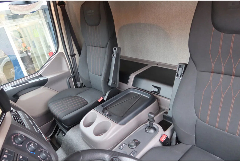 DAF LF 210 Bakwagen+ Dhollandia 1500 kg Comfort cabine - Камион фургон: снимка 5 DAF LF 210 Bakwagen+ Dhollandia 1500 kg Comfort cabine - Камион фургон: снимка 5