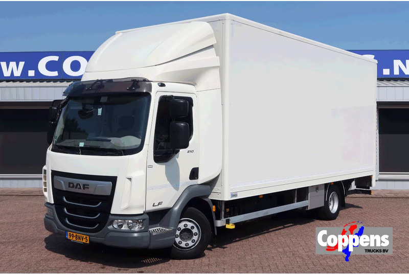 DAF LF 210 Bakwagen + Dhollandia klep 1500 kg - Камион фургон: снимка 1 DAF LF 210 Bakwagen + Dhollandia klep 1500 kg - Камион фургон: снимка 1