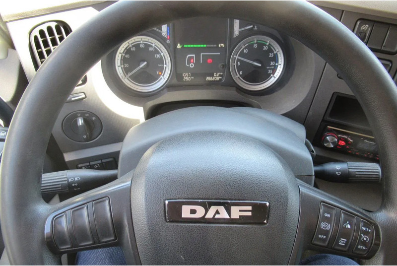 DAF LF 250 250 bak + klep + schuifzeil E6 - Камион с брезент: снимка 5 DAF LF 250 250 bak + klep + schuifzeil E6 - Камион с брезент: снимка 5