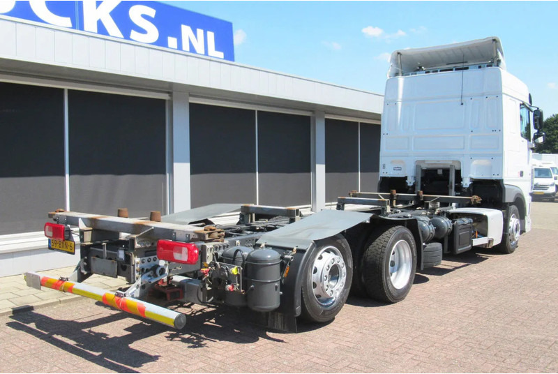 DAF XF 450 FAR BDF Systeem - Контейнеровоз/ Сменна каросерия камион: снимка 3 DAF XF 450 FAR BDF Systeem - Контейнеровоз/ Сменна каросерия камион: снимка 3