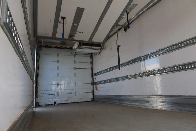 Mercedes-Benz Antos 1932 L Carrier Supra Bi-Temp Trenn-Wand - Рефрижератор камион: снимка 4 Mercedes-Benz Antos 1932 L Carrier Supra Bi-Temp Trenn-Wand - Рефрижератор камион: снимка 4