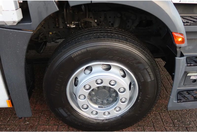 Камион фургон Mercedes-Benz Antos 2127 L Bak+Klep Dhollandia 2.000 kg, Geisoleerd dak: снимка 16