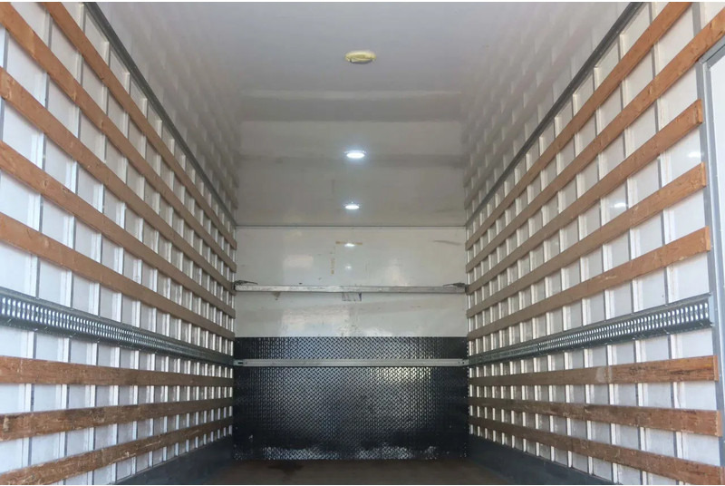 Mercedes-Benz Antos 2127 L Bak+Klep Dhollandia 2.000 kg, Geisoleerd dak - Камион фургон: снимка 4 Mercedes-Benz Antos 2127 L Bak+Klep Dhollandia 2.000 kg, Geisoleerd dak - Камион фургон: снимка 4