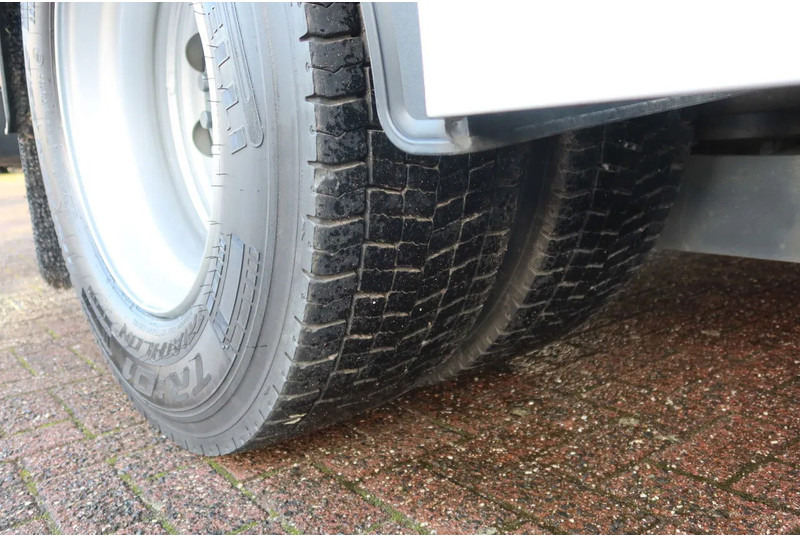 Камион фургон Mercedes-Benz Antos 2127 L Bak+Klep Dhollandia 2.000 kg, Geisoleerd dak: снимка 17