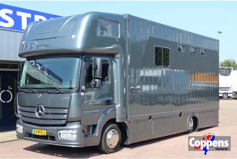 Mercedes-Benz Atego 816 L 3 Paarden/4 Ponies Nieuwe APK + nieuwe accu. - Камион за коне: снимка 1 Mercedes-Benz Atego 816 L 3 Paarden/4 Ponies Nieuwe APK + nieuwe accu. - Камион за коне: снимка 1