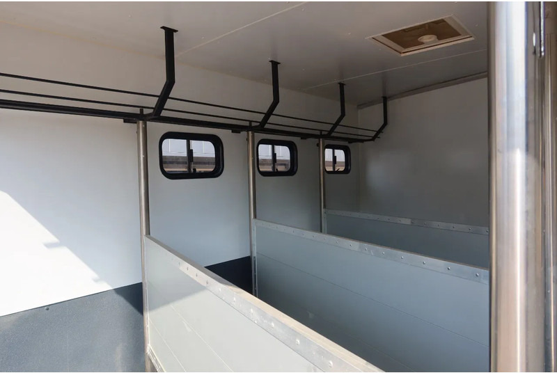Mercedes-Benz Atego 816 L 3 Paarden/4 Ponies Nieuwe APK + nieuwe accu. - Камион за коне: снимка 3 Mercedes-Benz Atego 816 L 3 Paarden/4 Ponies Nieuwe APK + nieuwe accu. - Камион за коне: снимка 3