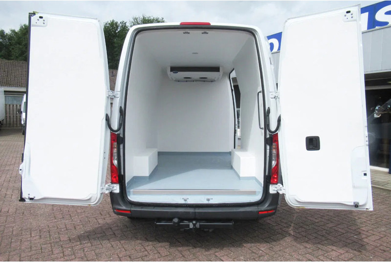 Mercedes-Benz Sprinter 317 CDI Koel / Vries/ verwarmen Carrier Xarios 350 + 220 volt nacht stekkerL2/H2 - Хладилен бус: снимка 3 Mercedes-Benz Sprinter 317 CDI Koel / Vries/ verwarmen Carrier Xarios 350 + 220 volt nacht stekkerL2/H2 - Хладилен бус: снимка 3
