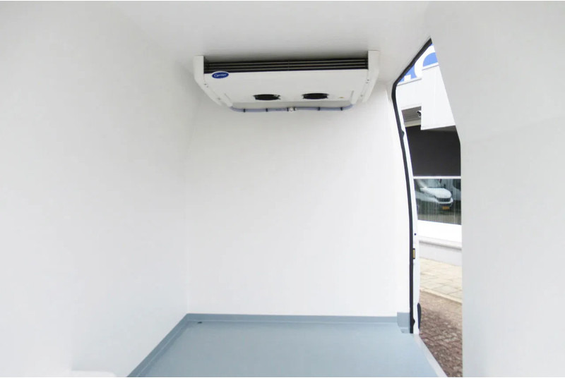 Mercedes-Benz Sprinter 317 CDI Koel / Vries/ verwarmen Carrier Xarios 350 + 220 volt nacht stekkerL2/H2 - Хладилен бус: снимка 4 Mercedes-Benz Sprinter 317 CDI Koel / Vries/ verwarmen Carrier Xarios 350 + 220 volt nacht stekkerL2/H2 - Хладилен бус: снимка 4