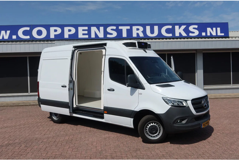Mercedes-Benz Sprinter 317 Koel/Vries L2/H2 220 Volt stekker - Хладилен бус: снимка 2 Mercedes-Benz Sprinter 317 Koel/Vries L2/H2 220 Volt stekker - Хладилен бус: снимка 2